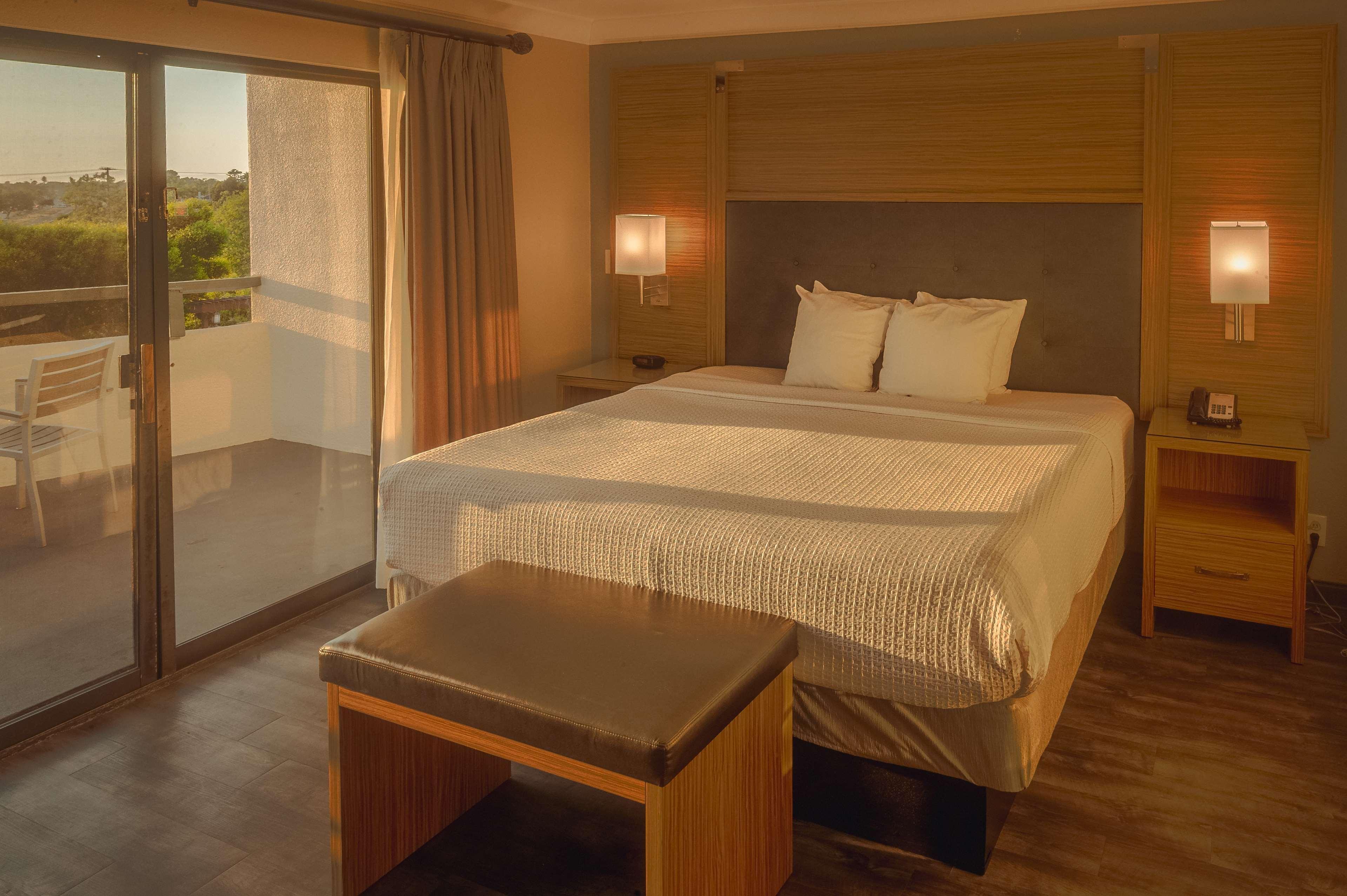 אנסיניטס The Encinitan Hotel & Suites מראה חיצוני תמונה